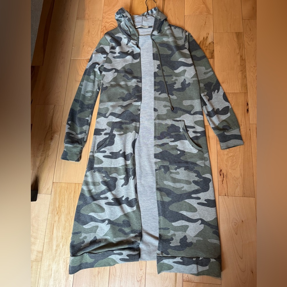 Camouflage Hooded Vest